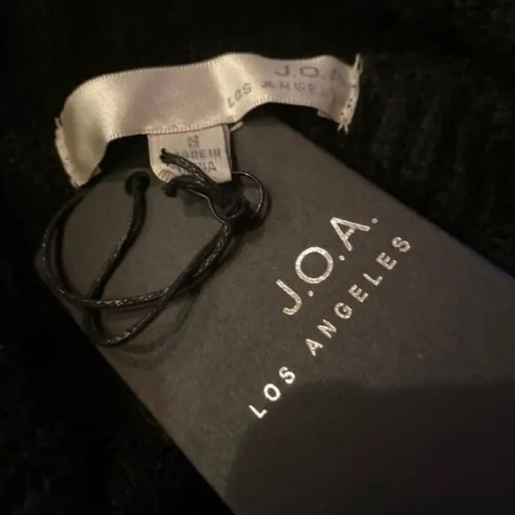 NWT J.O.A. Cold Shoulder Black Sweater Size Smallest - Picture 6 of 6